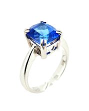18K White Gold 5.2 CT Tanzanite Solitaire Ring Size 7