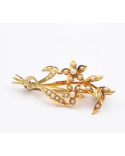 c1900 Seed Pearl Brooch 15ct Gold stamped 