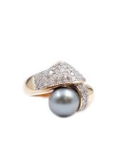 Tahitian Black Pearl yg ring 0.80cts pave set Diamonds