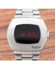 Pulsar P2 RED LED Digital Time Computer James Bond 007 Vintage Watch with box