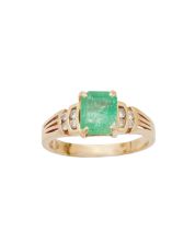 14K Yellow Gold 1.40 Carat Emerald ring with 0.16 Carat Diamonds Size 7